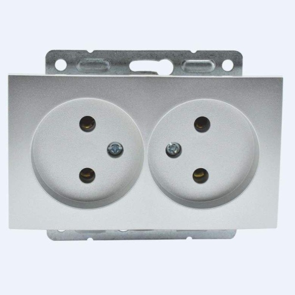 Розетка 2К двойная Mono Electric Despina/ Larissa 16A 250V винтовое подключение серебро 500-002105-121 Розетка 2К двойная Mono Electric Despina/ Larissa 16A 250V винтовое подключение серебро 500-002105-121