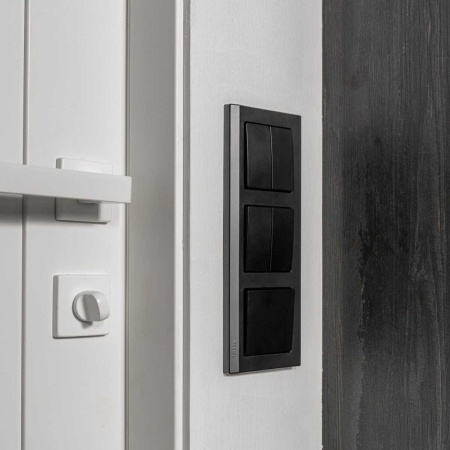 Рамка Werkel Stark на 3 поста черный W0031808 4690389161872