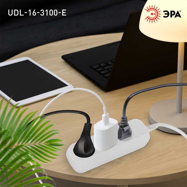 Удлинитель электрический ЭРА UDL-16-3100-E Greenline 3 розетки с заземлением 10м ПВС 3x1мм2 Б0064983
