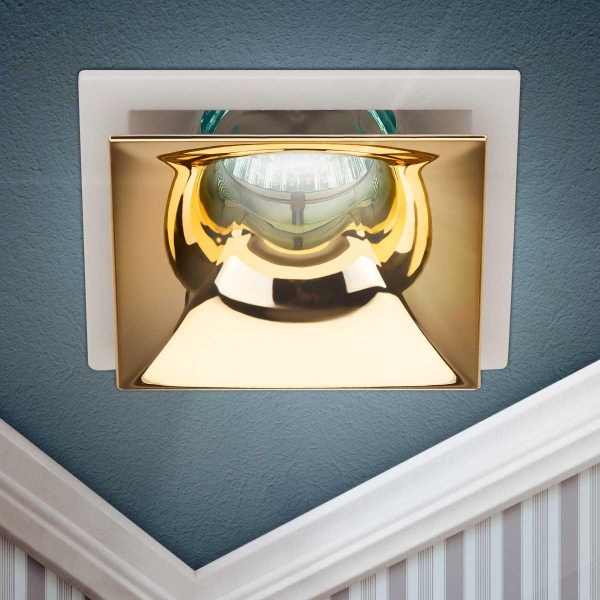 Светильник встраиваемый декоративный ЭРА KL102 WH/GD под лампу MR16 GU5.3 белый/золото Б0056352