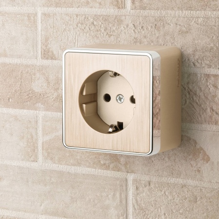 Розетка с заземлением Werkel Gallant шампань рифленый W5071010 4690389164491