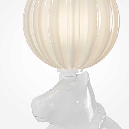 Настольная лампа Maytoni MOD477TL-L5W3K