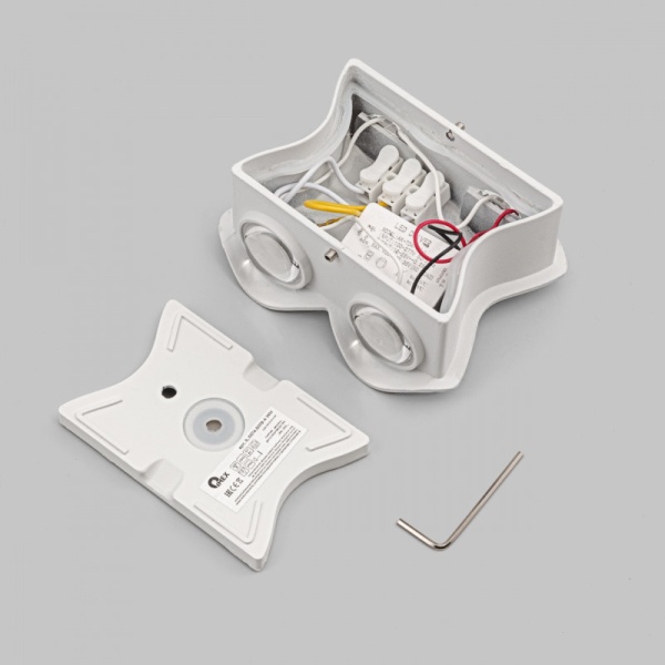 Уличный настенный светодиодный светильник IMEX Cross IL.0014.0019-4-WH