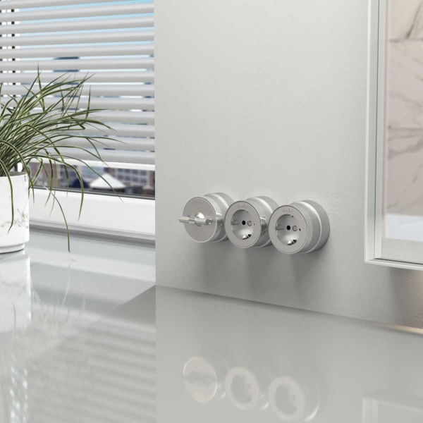 Розетка с заземлением Werkel Vintage серебро матовый/хром W5871054 4690389174735