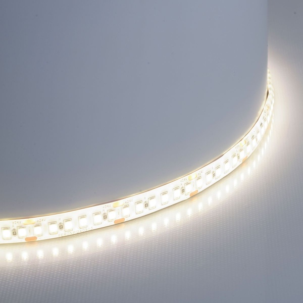 Светодиодная влагозащищенная лента Feron 16W/m 180LED/m 2835SMD холодный белый 5М LS512 51827