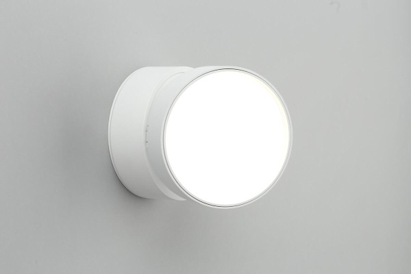 Светодиодный спот Omnilux Lenno OML-101309-18 Светодиодный спот Omnilux Lenno OML-101309-18
