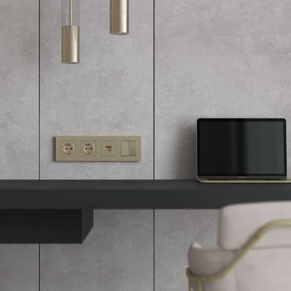 Рамка на 4 поста Slab шампань софт W0042911 a071627