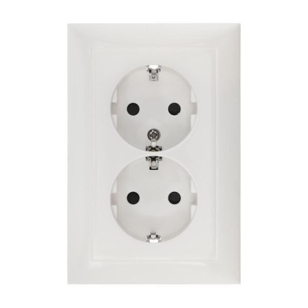 Розетка LK Studio двойная прямая с з/к, со шторками (белый) LK60 863704-1