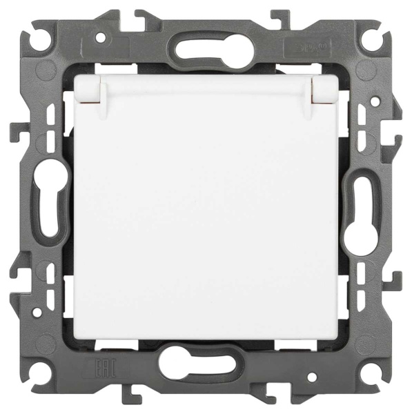 Розетка ЭРА Серия 12 12-2103-01М 2P+E Schuko со шторками с крышкой 16А-250В белый матовый Б0065675