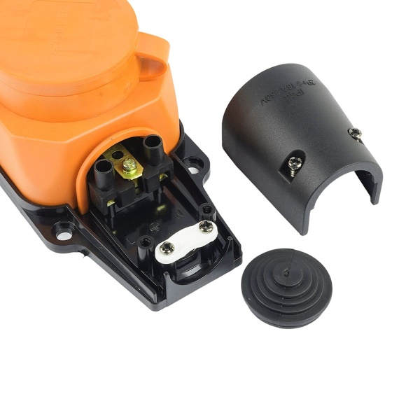 Розетка переносная тройная 2P+PE Stekker Одри с крышкой оранжевый RST16-23-44-5 49405