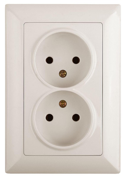 Розетка двойная ЭРА Intro Solo 2х2P 16A 250V слоновая кость 4-204-02 Б0043327