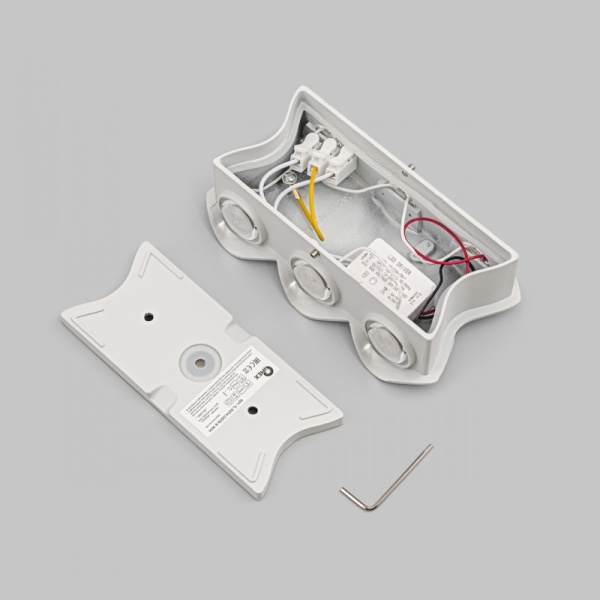 Уличный настенный светодиодный светильник IMEX Cross IL.0014.0019-6-WH