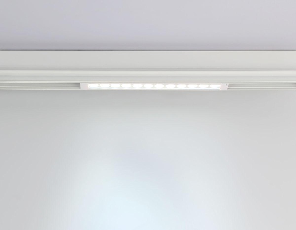 Трековый светодиодный светильник Ambrella Light Track System Magnetic 220V GL1301