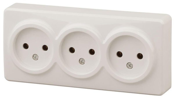 Розетка ЭРА Эксперт 3х2P 16A 250V 11-2207-02 Б0020698 Розетка ЭРА Эксперт 3х2P 16A 250V 11-2207-02 Б0020698