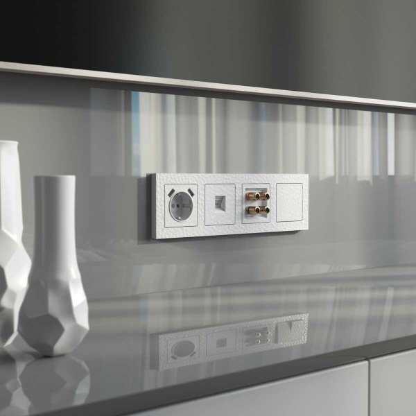 Акустическая розетка Werkel Hammer х4 белый W1285001 4690389163104