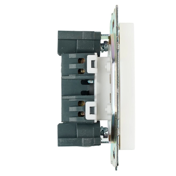 Розетка 2P Stekker Катрин со шторками белый GLS10-7109-01 39303