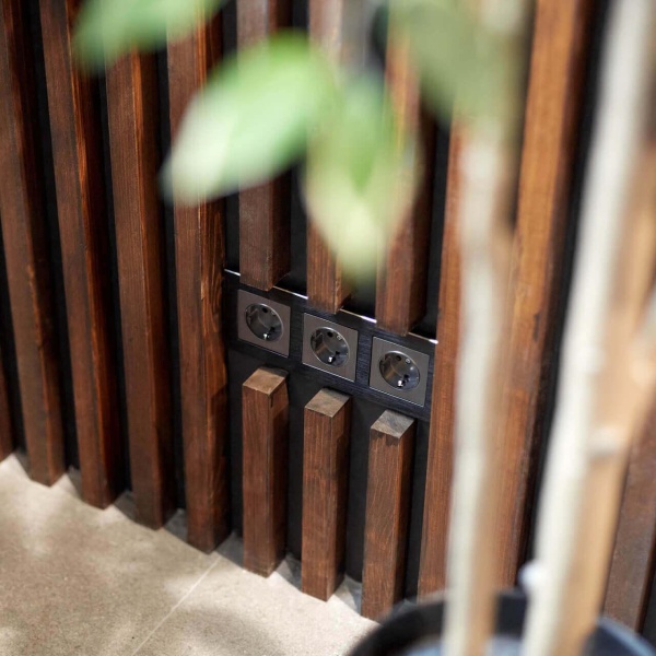 Розетка с заземлением и шторками Werkel графит рифленый W1171104 4690389158636 Розетка с заземлением и шторками Werkel графит рифленый W1171104 4690389158636