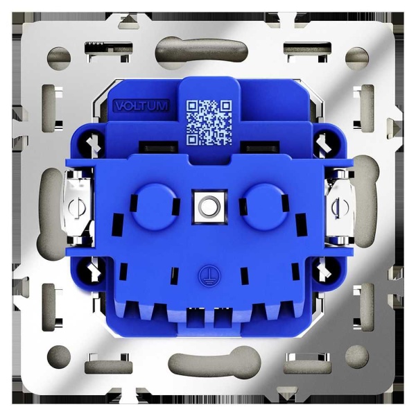 Розетка встраиваемая Voltum S70 с заземлением, защитными шторками и крышкой 16А, (шелк) VLS040304