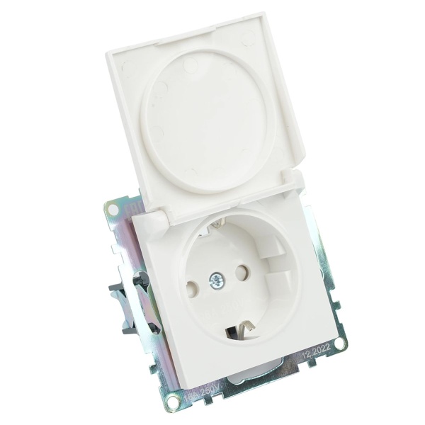 Розетка 2P+PE Stekker Катрин со шторками крышкой белый GLS16-7112-01 39302