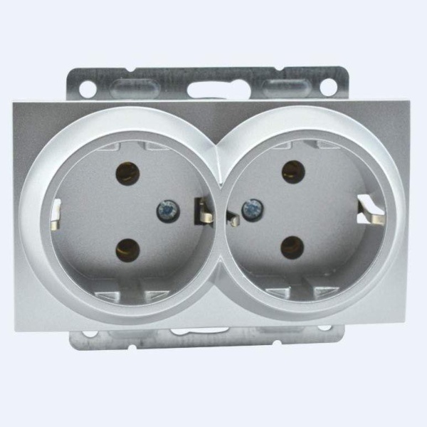 Розетка 2К+З двойная Mono Electric Despina/ Larissa 16A 250V винтовое подключение серебро 500-002104-120 Розетка 2К+З двойная Mono Electric Despina/ Larissa 16A 250V винтовое подключение серебро 500-002104-120