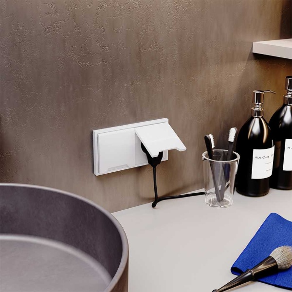 Розетка встраиваемая Voltum S70 с заземлением, защитными шторками и крышкой 16А, (белый глянцевый) VLS040301