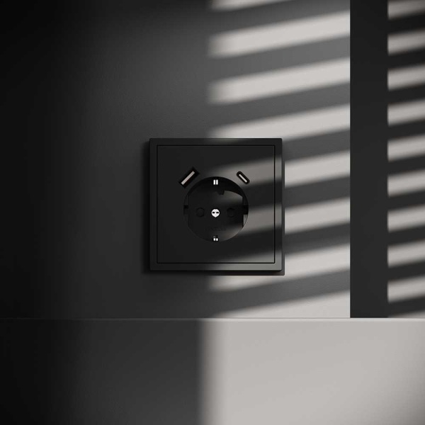 Розетка встраиваемая Voltum S70 с заземлением и защитными шторками, 16А, с USB, A+С, (черный матовый VLS040508