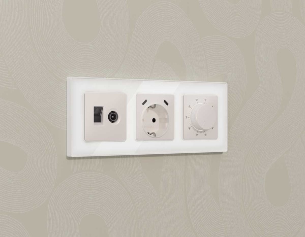 Лицевая панель AMBRELLA VOLT ALFA AP2105