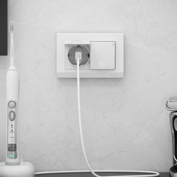 Розетка двойная влагозащищенная с заземлением с защитной крышкой и шторками Werkel белый W1172201 4690389178054 Розетка двойная влагозащищенная с заземлением с защитной крышкой и шторками Werkel белый W1172201 4690389178054