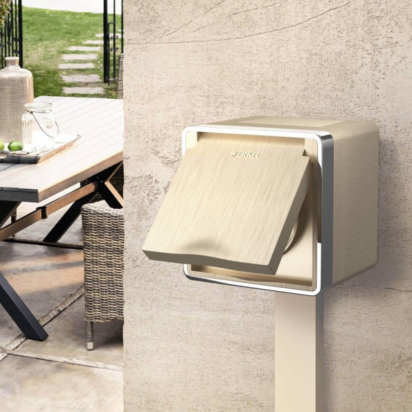 Розетка влагозащищенная с заземлением с защитной крышкой и шторками Werkel Gallant шампань рифленый W5071210 4690389164613 Розетка влагозащищенная с заземлением с защитной крышкой и шторками Werkel Gallant шампань рифленый W5071210 4690389164613