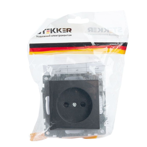 Розетка 2P Stekker Катрин со шторками черный GLS10-7109-05 39609