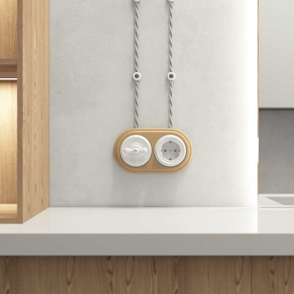 Розетка с заземлением Werkel Ретро белый W5671001 4690389166792