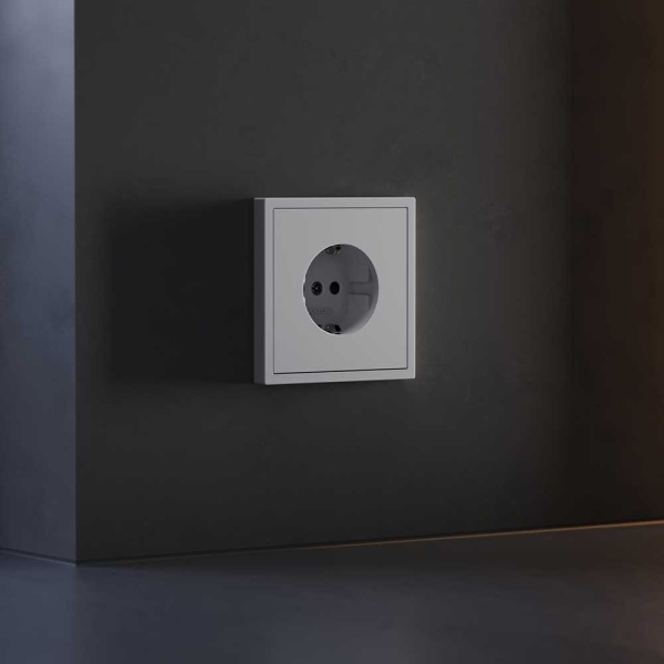 Накладка для розетки с заземлением и защитными шторками, S70 (серый) Voltum VLS000716