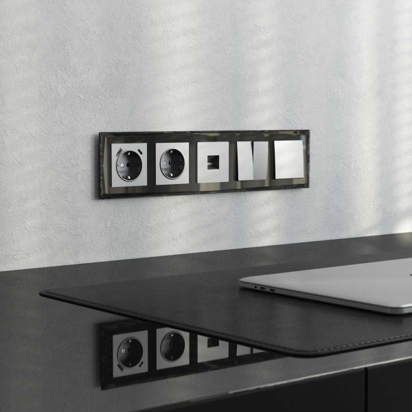 Рамка Werkel на 5 постов Diamant черный W0051208 4690389158872