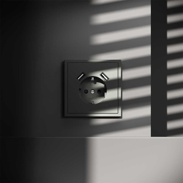 Розетка встраиваемая Voltum S70 с заземлением и защитными шторками, 16А, с USB, A+A, (титан) VLS040406