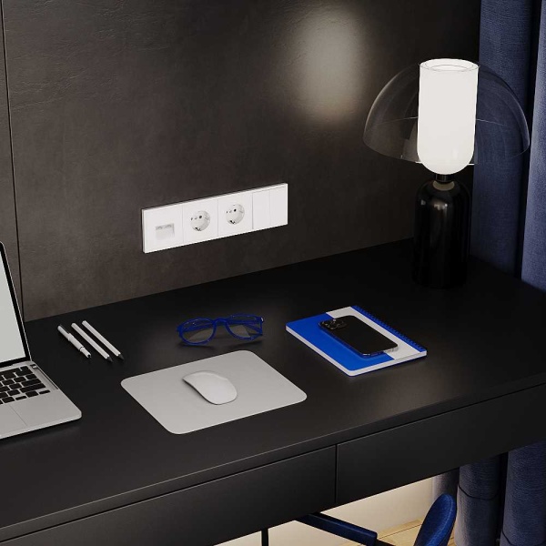 Розетка встраиваемая Voltum S70 с заземлением и защитными шторками, 16А, (белый матовый) VLS040202