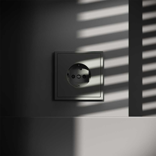 Розетка встраиваемая Voltum S70 с заземлением и защитными шторками, 16А, (титан) VLS040206