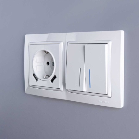 Выключатель Werkel двухклавишный проходной с подсветкой белый W1122101 4690389155222