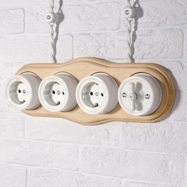 Розетка с заземлением Werkel Ретро белый W5671001 4690389166792 Розетка с заземлением Werkel Ретро белый W5671001 4690389166792