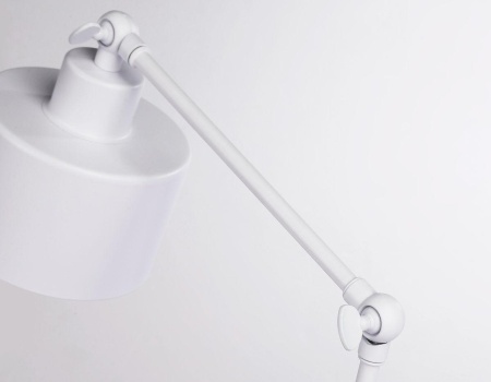 Настольная лампа Ambrella light Traditional TR8152