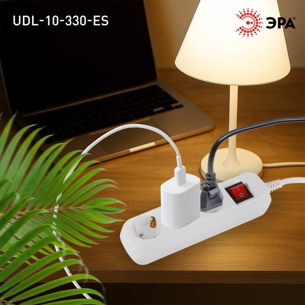 Удлинитель электрический ЭРА UDL-10-330-ES Greenline 3 розетки с заземлением с выключателем 3м ПВС 3x0.75мм2 Б0065047