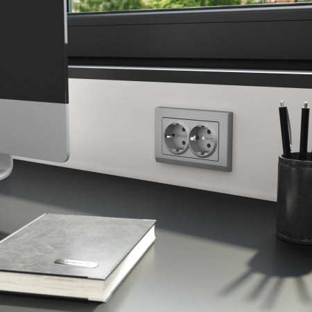 Розетка двойная с заземлением Werkel серебряный матовый W1172065 4690389195617