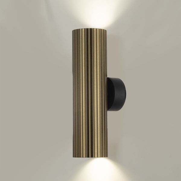 Настенный светильник Citilux Axel CL512323R