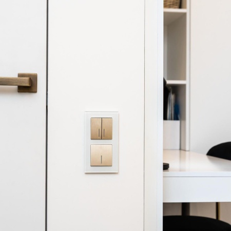 Выключатель одноклавишный с подсветкой Werkel шампань рифленый W1110110 4690389160028