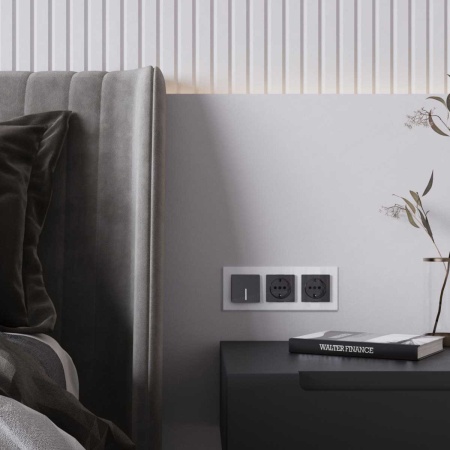 Розетка Werkel с заземлением  черный акрил W1171048 4690389197703