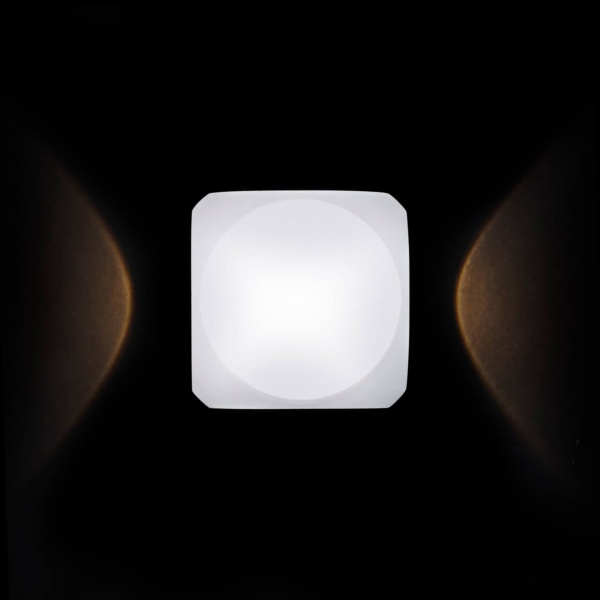 Уличный настенный светодиодный светильник Maytoni Bond Street O015WL-L4W